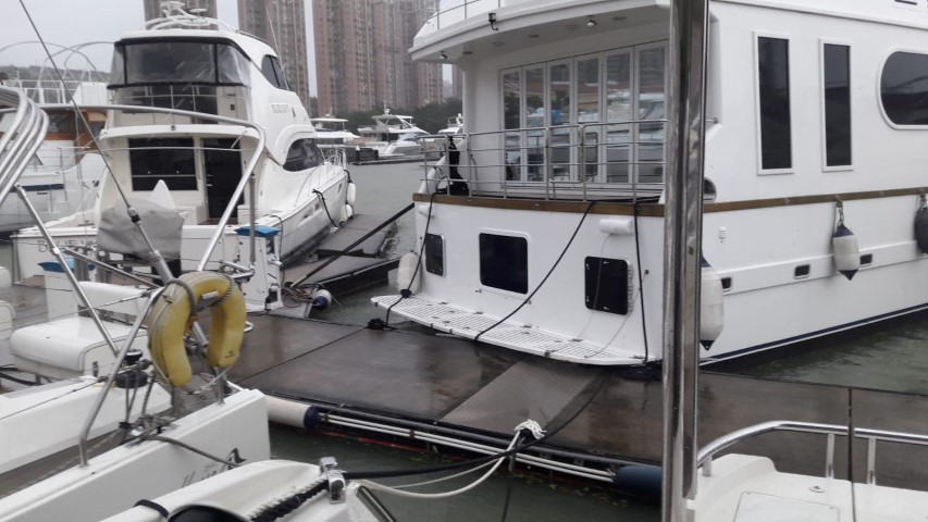 Hk boats destroyed in typhoon 11