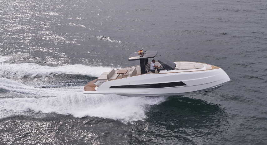 Astondoa 377 Coupe boat 1
