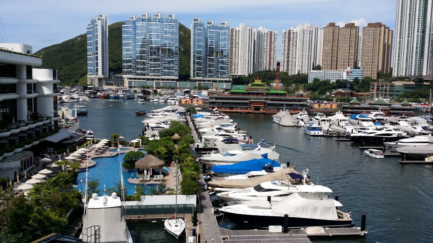 marina club in hongkong boatparking